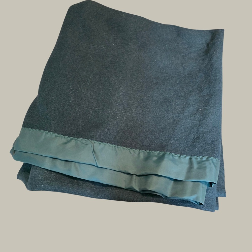 Vintage Chatham 100% Wool Satin Trim Blanket 86x52 Green Made in USA